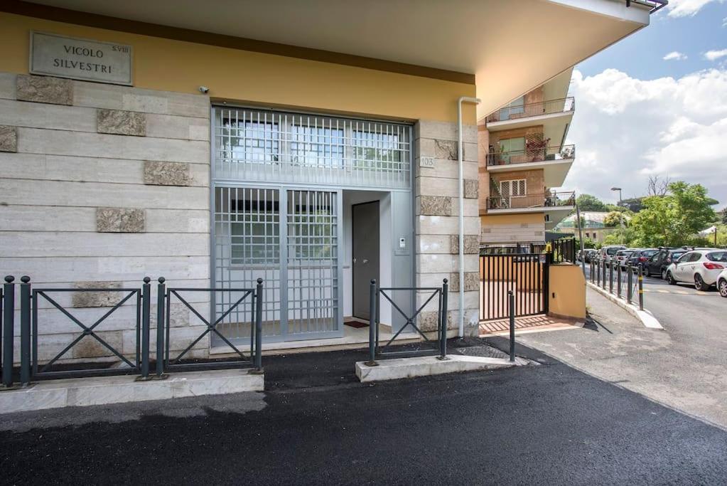 Tibi Apartment