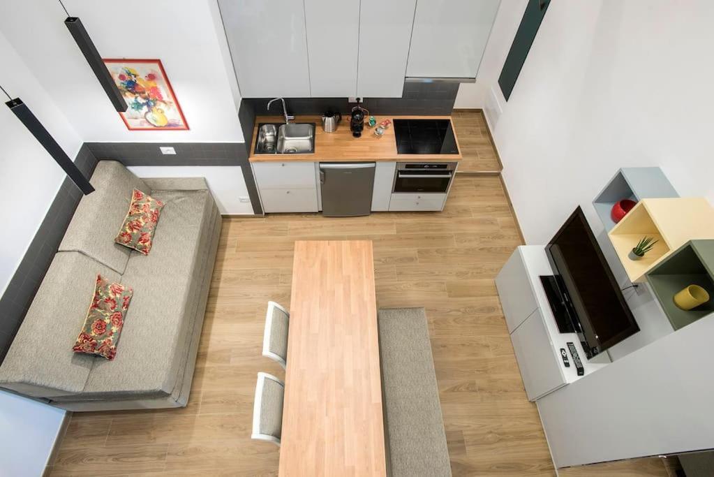 Tibi Apartment *
